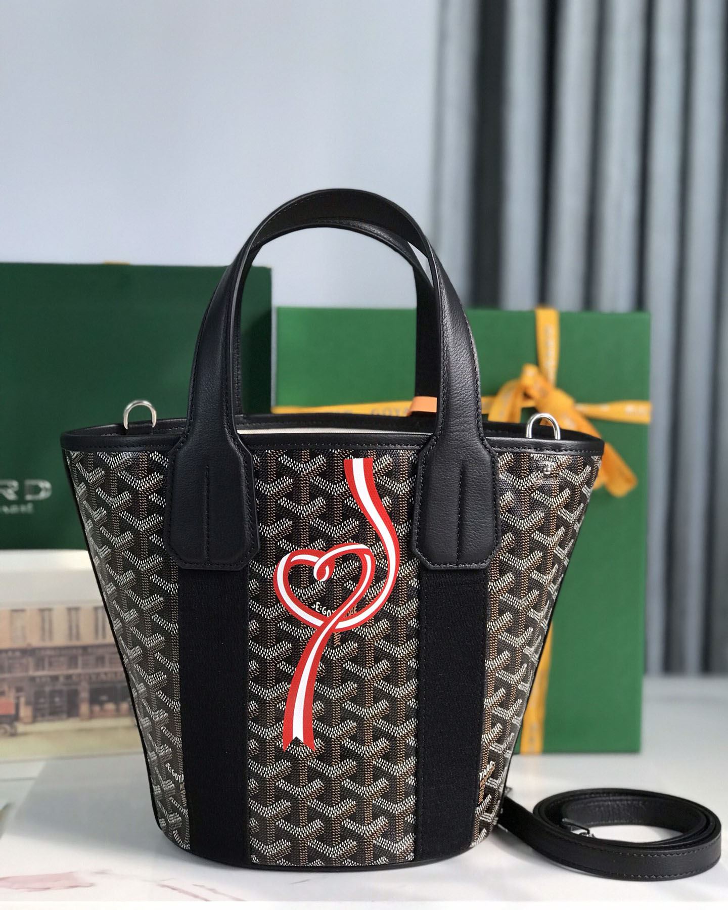 Go*ard bucket bags